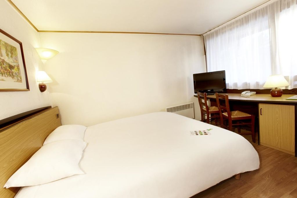 Campanile Clermont-ferrand ~ 3*